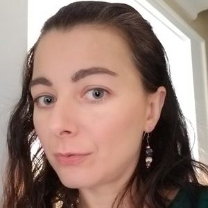 Meet your Posher, Emiliya